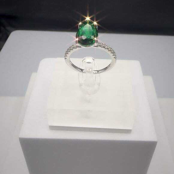 Sterling Silver Ring With Pear-Cut Green Gemstone & Pave Accent Stones Size 6 - Picture 1 of 10
